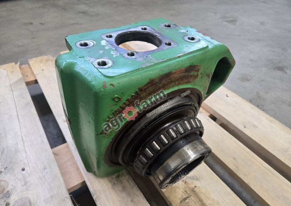 Zwrotnica John Deere 6800, 6900, 6810, 6820 - Transmise: obrázek 3 Zwrotnica John Deere 6800, 6900, 6810, 6820 - Transmise: obrázek 3