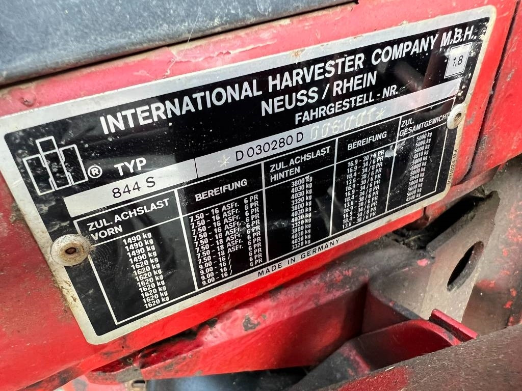 Traktor International 844: obrázek 14