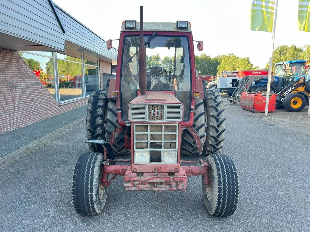 Traktor International 844: obrázek 8