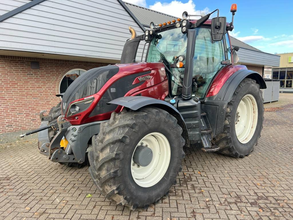 Valtra T 174 Versu - Traktor: obrázek 1 Valtra T 174 Versu - Traktor: obrázek 1