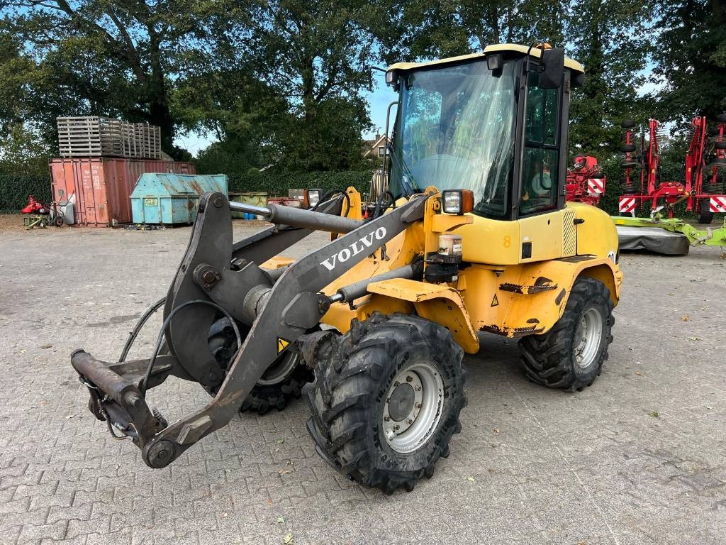 Volvo L 30 B - Kolový nakladač: obrázek 1 Volvo L 30 B - Kolový nakladač: obrázek 1