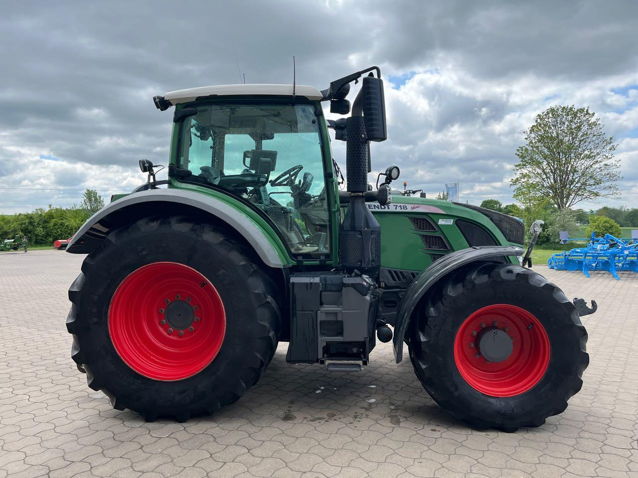 Fendt 718 Vario SCR - Traktor: obrázek 1 Fendt 718 Vario SCR - Traktor: obrázek 1