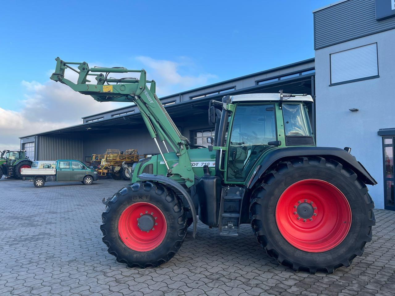 Fendt 718 Vario TMS - Traktor: obrázek 1 Fendt 718 Vario TMS - Traktor: obrázek 1