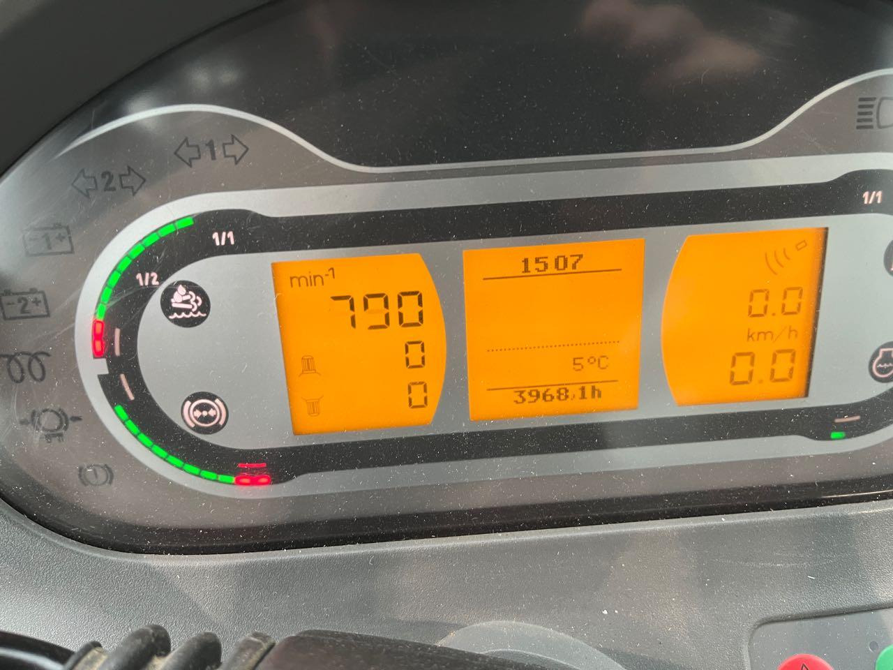 Fendt 720 Vario S4 ProfiPlus - Traktor: obrázek 5 Fendt 720 Vario S4 ProfiPlus - Traktor: obrázek 5