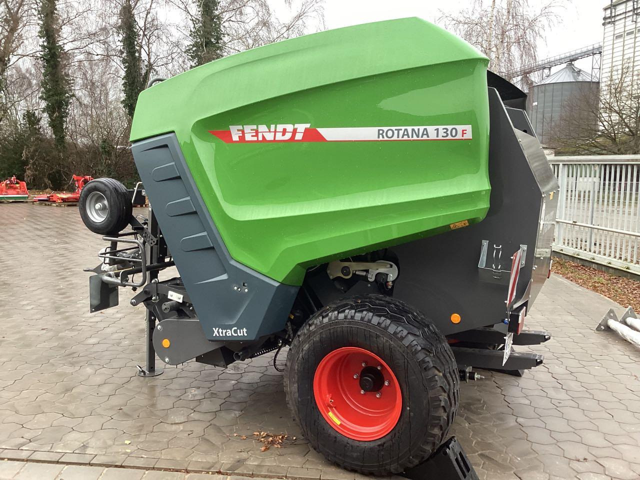 Fendt Rotana 130 F - Lis na válcové balíky: obrázek 4 Fendt Rotana 130 F - Lis na válcové balíky: obrázek 4