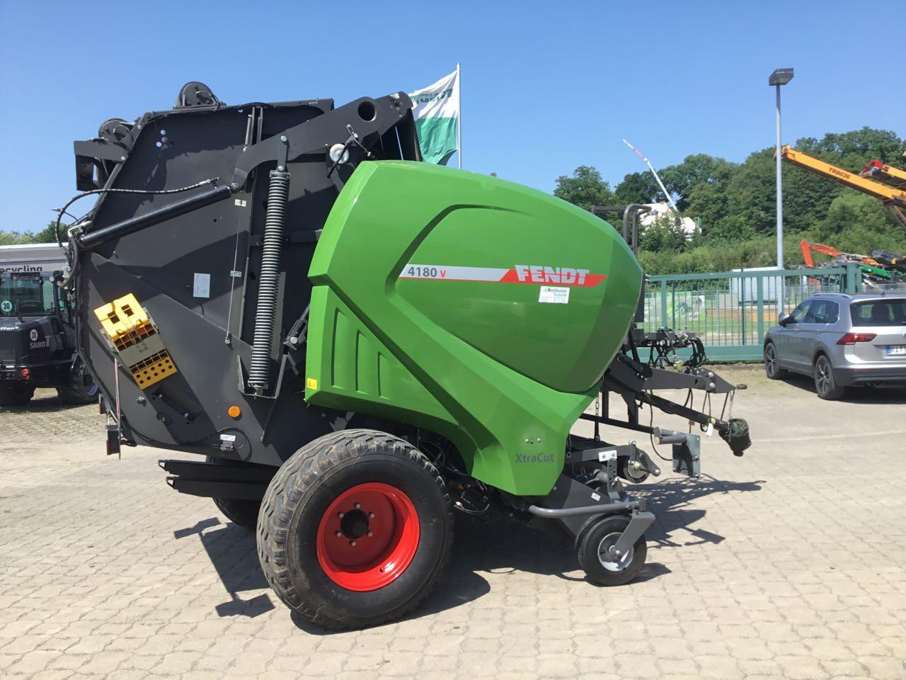 Fendt Rotana 4180 V Xtra - Lis na válcové balíky: obrázek 2 Fendt Rotana 4180 V Xtra - Lis na válcové balíky: obrázek 2