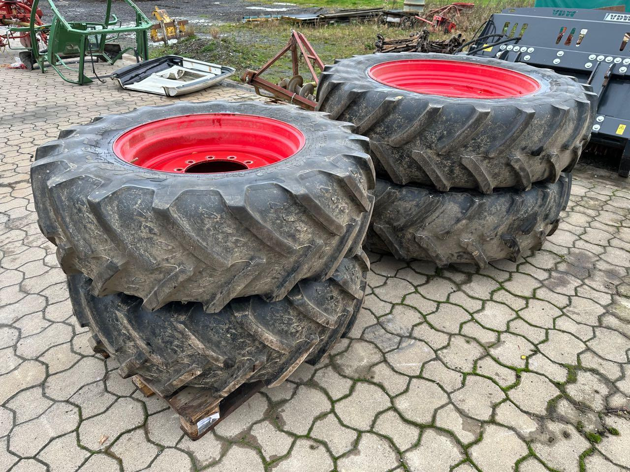 Firestone Komplettsatz 420/85 R30 + 460/85 R42 - Pneumatiky: obrázek 2 Firestone Komplettsatz 420/85 R30 + 460/85 R42 - Pneumatiky: obrázek 2