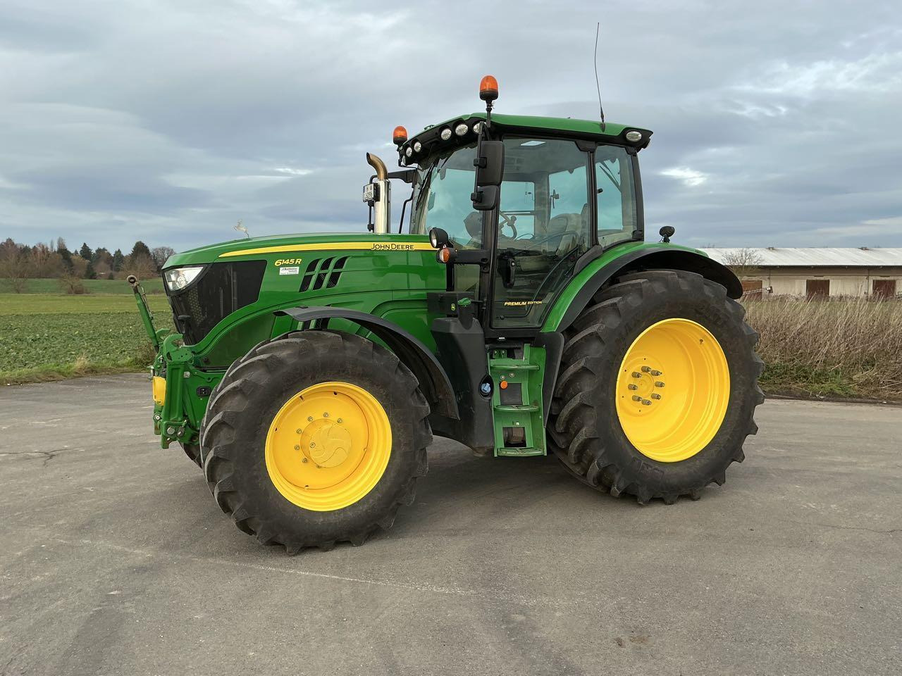 John Deere 6145 R Premium - Traktor: obrázek 1 John Deere 6145 R Premium - Traktor: obrázek 1