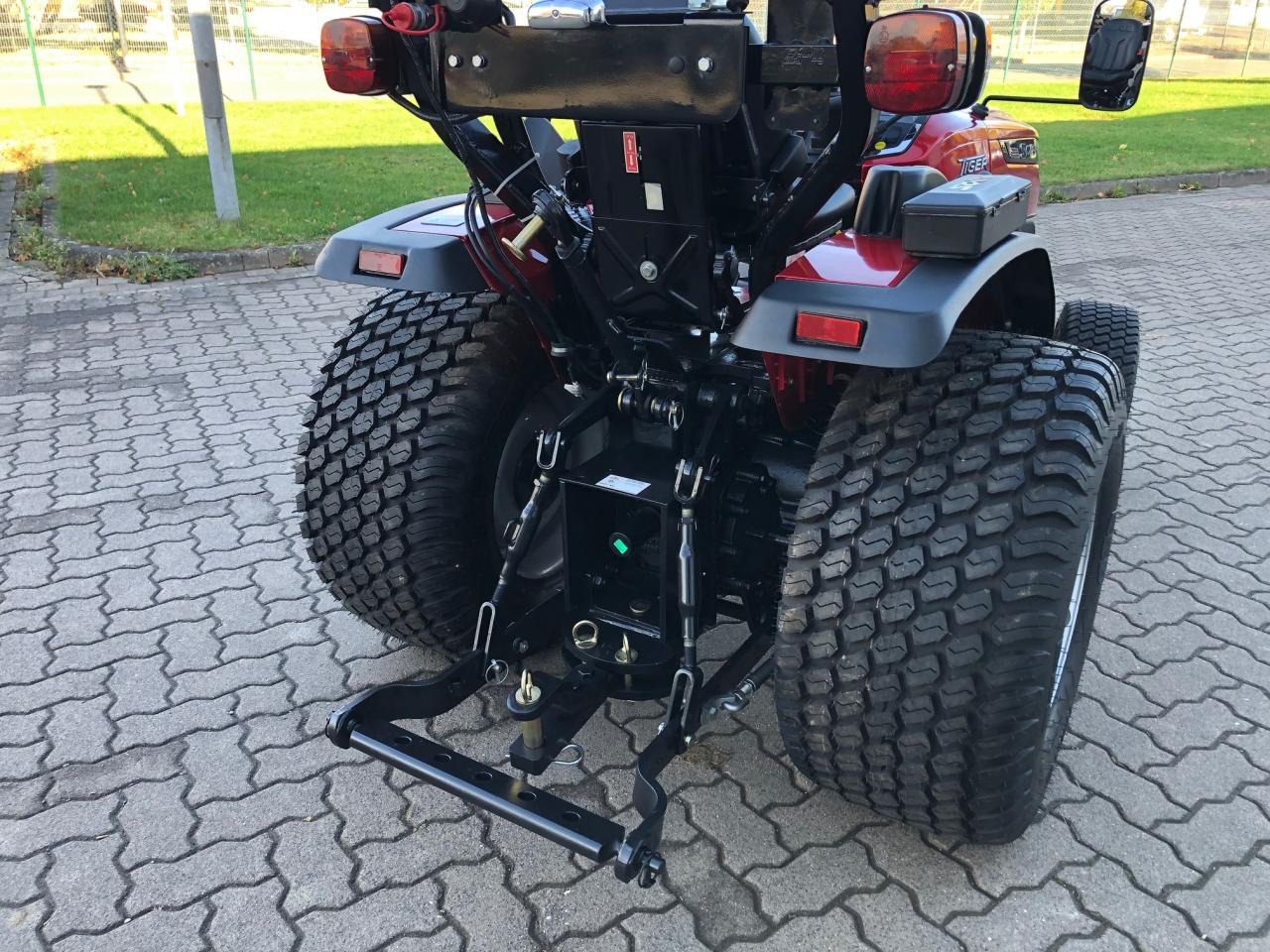 Solis 26 6+2 Tiger - Traktor: obrázek 4 Solis 26 6+2 Tiger - Traktor: obrázek 4