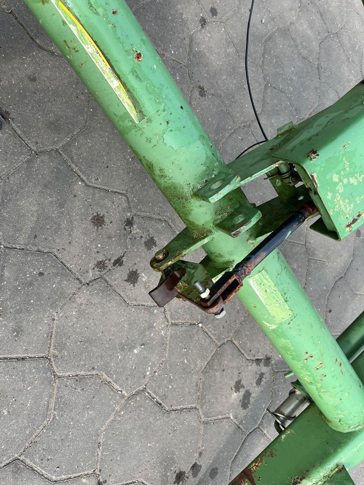 Stoll Super 1.3 - Čelní nakladač pro traktor: obrázek 3 Stoll Super 1.3 - Čelní nakladač pro traktor: obrázek 3