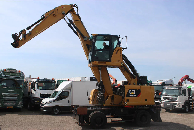 Překládkové rypadlo Caterpillar MH3022 + FULL OPTION + 12HOUR: obrázek 11