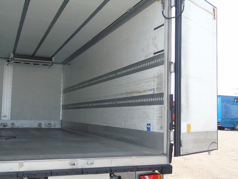 Chladírenský nákladní automobil DAF CF 220 + CARRIER + EURO 6 + LIFT: obrázek 6