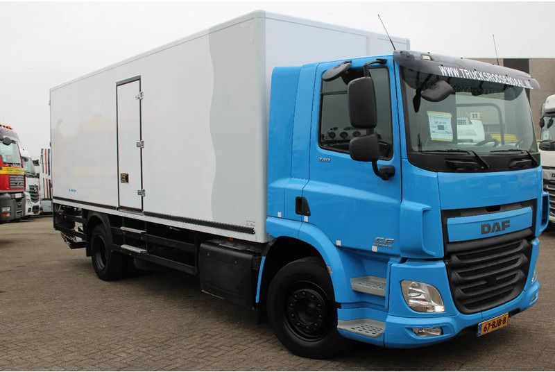 DAF CF 330 + EURO 6 + LIFT + 20T - Chladírenský nákladní automobil: obrázek 3 DAF CF 330 + EURO 6 + LIFT + 20T - Chladírenský nákladní automobil: obrázek 3