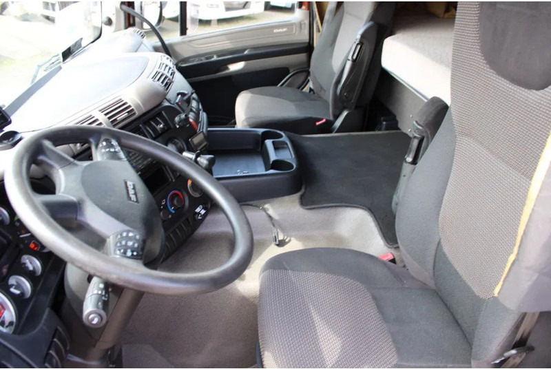 Interior photo 1: Podvozek s kabinou DAF CF 65 220 + lift + euro 5