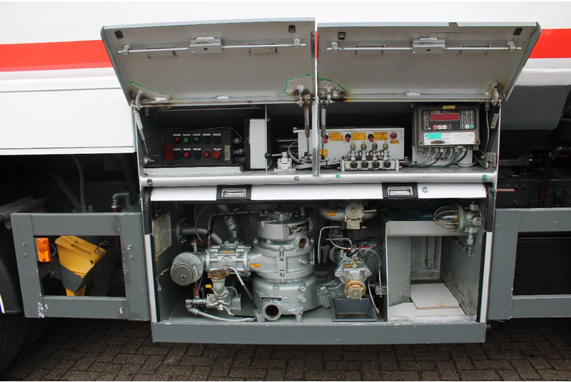 DAF CF 85.430 + PUMP/METERS + 4 COMPART / 15.000 LITER + COMPLETE SYSTEM WORKING - Cisternové vozidlo: obrázek 5 DAF CF 85.430 + PUMP/METERS + 4 COMPART / 15.000 LITER + COMPLETE SYSTEM WORKING - Cisternové vozidlo: obrázek 5