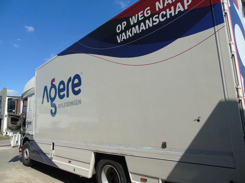 Skříňový nákladní auto DAF XF 105 .460 + MANUAL + EURO 5: obrázek 18 Skříňový nákladní auto DAF XF 105 .460 + MANUAL + EURO 5: obrázek 18