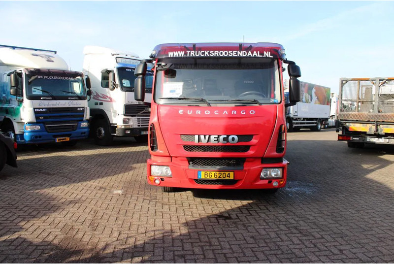 Iveco Eurocargo 100E18 + EURO 5 + LOW KM - Hasičský vůz: obrázek 4 Iveco Eurocargo 100E18 + EURO 5 + LOW KM - Hasičský vůz: obrázek 4