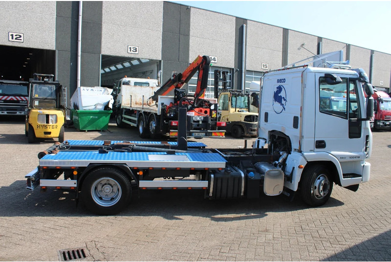 Iveco Eurocargo 100e18 +EURO 5 + HOOK SYSTEM - Hákový nosič kontejnerů: obrázek 4 Iveco Eurocargo 100e18 +EURO 5 + HOOK SYSTEM - Hákový nosič kontejnerů: obrázek 4