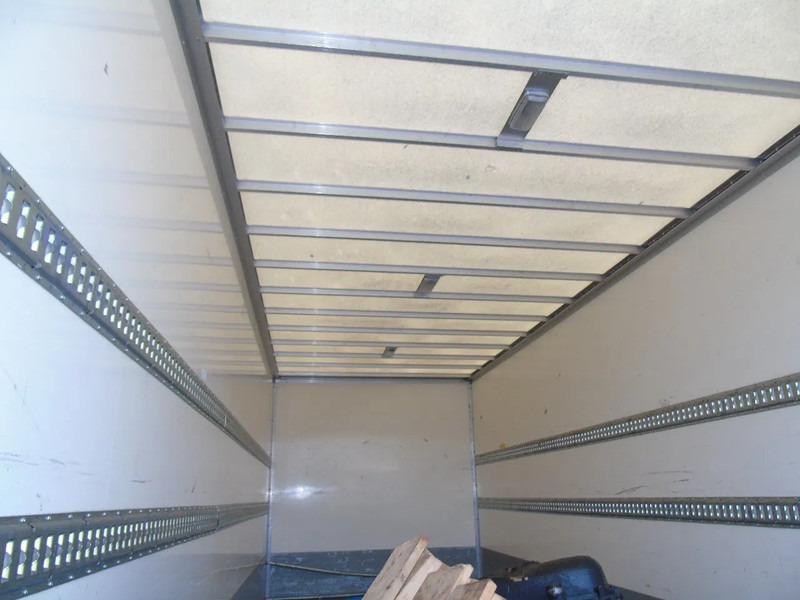 Iveco Eurocargo 120E19 + euro 6 + lift + BROKEN ENGINE - Skříňový nákladní auto: obrázek 3 Iveco Eurocargo 120E19 + euro 6 + lift + BROKEN ENGINE - Skříňový nákladní auto: obrázek 3