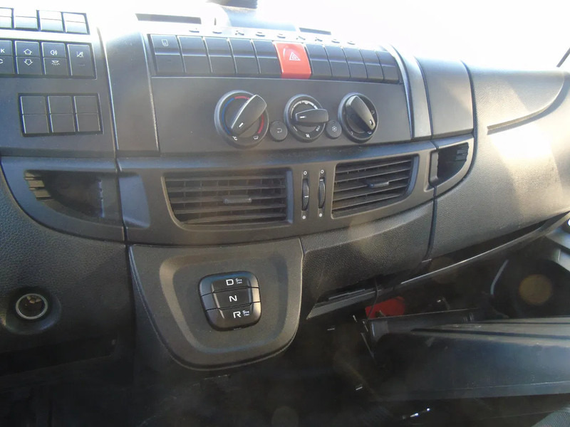 Iveco Eurocargo 120E19 + euro 6 + lift + BROKEN ENGINE - Skříňový nákladní auto: obrázek 5 Iveco Eurocargo 120E19 + euro 6 + lift + BROKEN ENGINE - Skříňový nákladní auto: obrázek 5