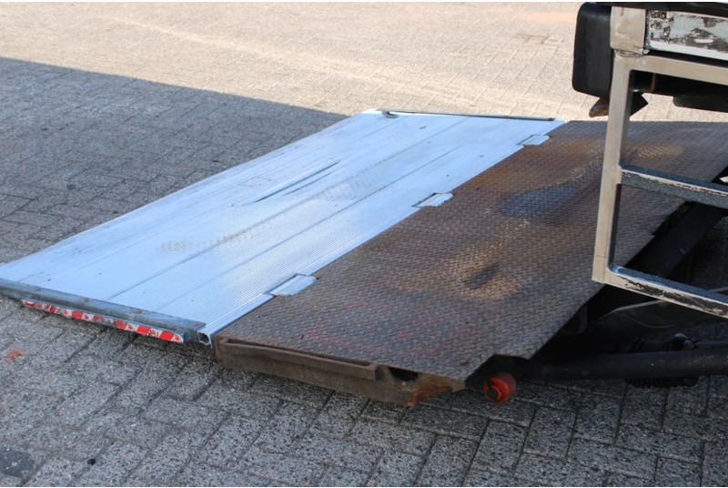 Chladírenský nákladní automobil Iveco Stralis 310 + 6X2 EURO 5 + CARRIER + LIFT: obrázek 8