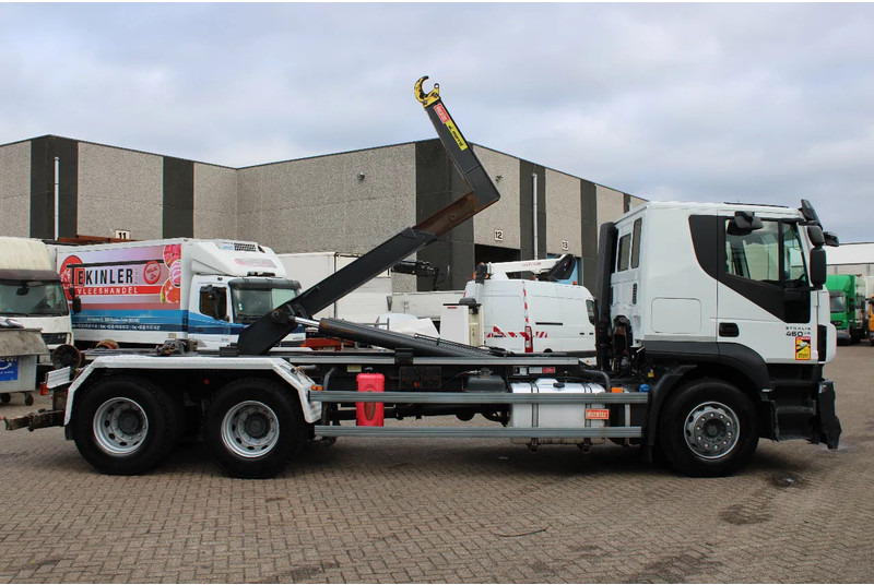 Iveco Stralis 460 + 6X2 + 20T - Hákový nosič kontejnerů: obrázek 4 Iveco Stralis 460 + 6X2 + 20T - Hákový nosič kontejnerů: obrázek 4