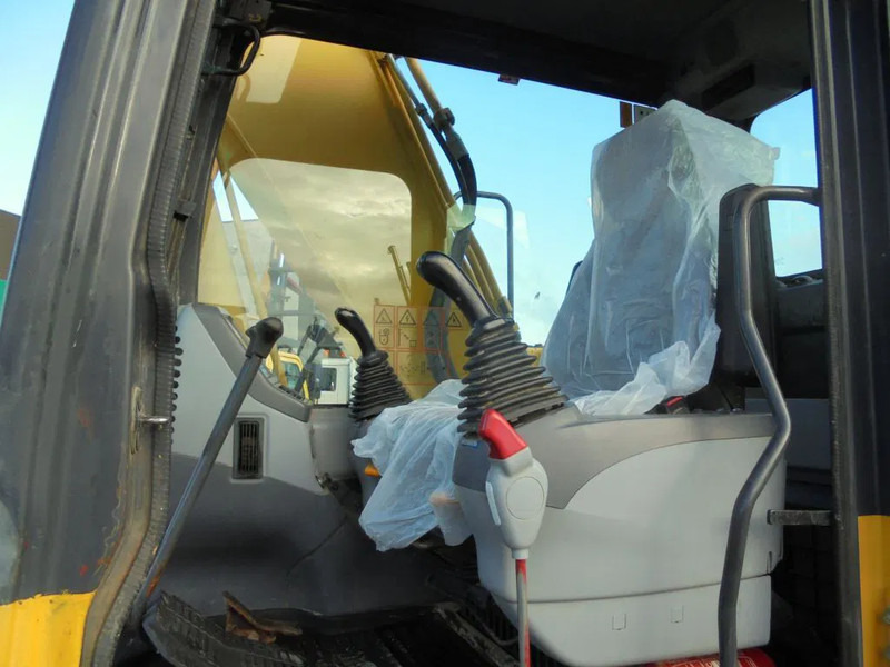 Komatsu PC180LC7K Galeo + Bucket + Hamer functie - Pásové rýpadlo: obrázek 4 Komatsu PC180LC7K Galeo + Bucket + Hamer functie - Pásové rýpadlo: obrázek 4