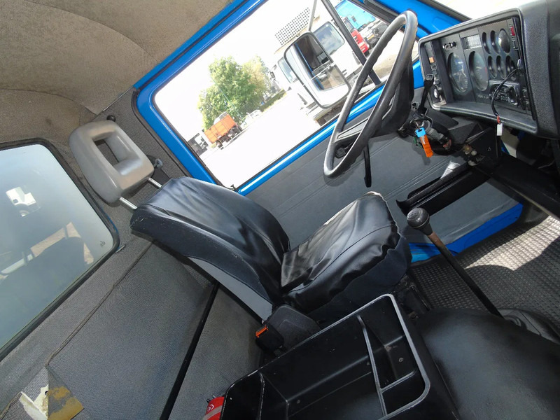 MAN 10 .150 + 2-3 HORSES + MANUAL - Auto na přepravu koní: obrázek 5 MAN 10 .150 + 2-3 HORSES + MANUAL - Auto na přepravu koní: obrázek 5