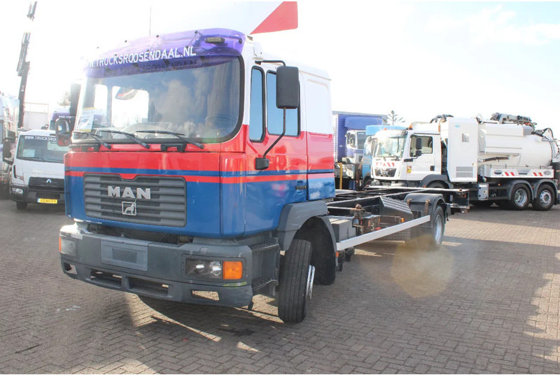 MAN 15 .224 + MANUAL + EURO 2 - Podvozek s kabinou: obrázek 2 MAN 15 .224 + MANUAL + EURO 2 - Podvozek s kabinou: obrázek 2