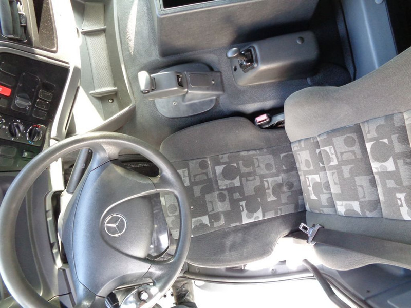 Mercedes-Benz AXOR 1823 + Dhollandia Lift - Skříňový nákladní auto: obrázek 5 Mercedes-Benz AXOR 1823 + Dhollandia Lift - Skříňový nákladní auto: obrázek 5