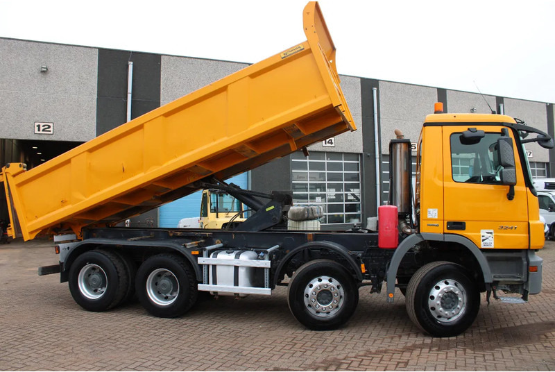 Mercedes-Benz Actros 3241 8x4 + SPRING SPRING BLATT + EURO 5 - Sklápěč: obrázek 4 Mercedes-Benz Actros 3241 8x4 + SPRING SPRING BLATT + EURO 5 - Sklápěč: obrázek 4