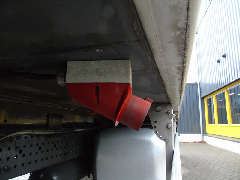 Mercedes-Benz Antos 1924 + EURO 6 + LIFT + KONVEKTA ELECTRIC SOLAR - Chladírenský nákladní automobil: obrázek 4 Mercedes-Benz Antos 1924 + EURO 6 + LIFT + KONVEKTA ELECTRIC SOLAR - Chladírenský nákladní automobil: obrázek 4