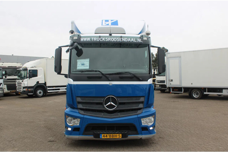 Mercedes-Benz Antos 360 + euro 6 + lift - Skříňový nákladní auto: obrázek 2 Mercedes-Benz Antos 360 + euro 6 + lift - Skříňový nákladní auto: obrázek 2