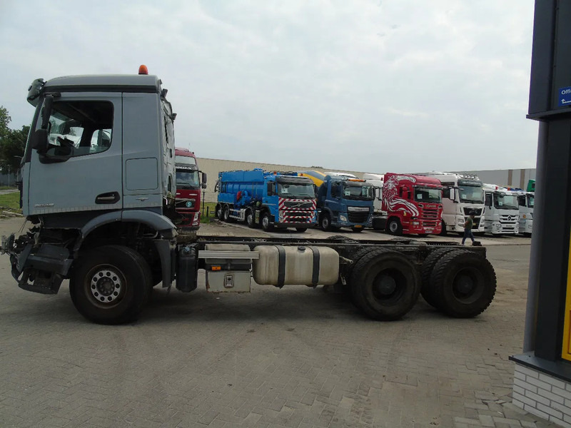 Mercedes-Benz Arocs 2640 + 6x4 + functional / engine good + EURO 6 + Drivabale - Podvozek s kabinou: obrázek 4 Mercedes-Benz Arocs 2640 + 6x4 + functional / engine good + EURO 6 + Drivabale - Podvozek s kabinou: obrázek 4