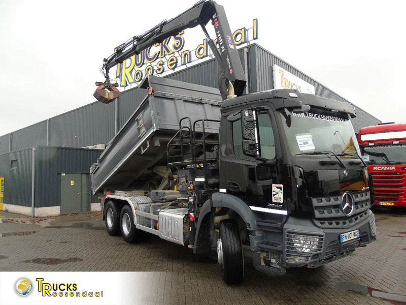 Mercedes-Benz Arocs 2643 + HIAB HIDUO 188B-3 + 6X4 + 3 SIDE TIPPER - Auto s hydraulickou rukou: obrázek 1 Mercedes-Benz Arocs 2643 + HIAB HIDUO 188B-3 + 6X4 + 3 SIDE TIPPER - Auto s hydraulickou rukou: obrázek 1