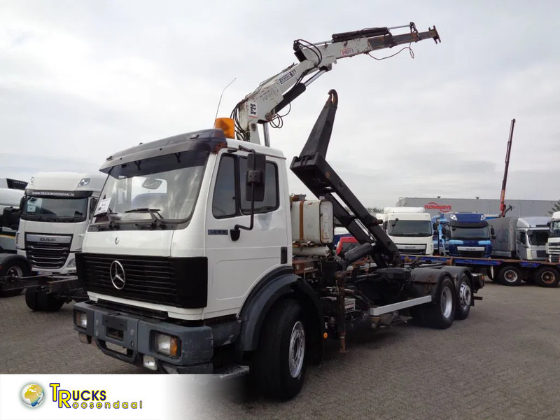 Mercedes-Benz SK 2433 SK 2433 + Semi-Auto + PTO + PM Serie 14 Crane + 3 pedals - Auto s hydraulickou rukou: obrázek 1 Mercedes-Benz SK 2433 SK 2433 + Semi-Auto + PTO + PM Serie 14 Crane + 3 pedals - Auto s hydraulickou rukou: obrázek 1