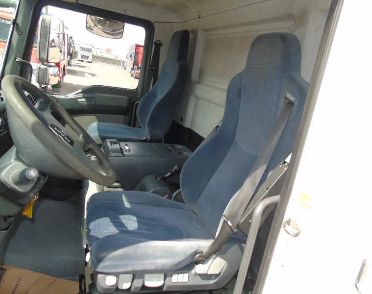 Nákladní auto, Auto s hydraulickou rukou MAN TGL 8.180 + PALFINGER + GLASS TRUCK + MANUAL: obrázek 14