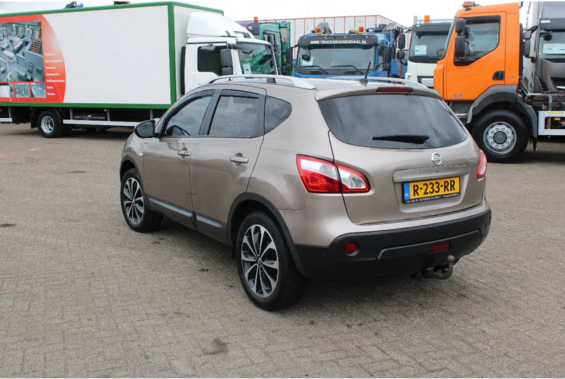 Nissan QASHQAI 2.0 AUTOMATIC / CAMERA - SUV: obrázek 3 Nissan QASHQAI 2.0 AUTOMATIC / CAMERA - SUV: obrázek 3