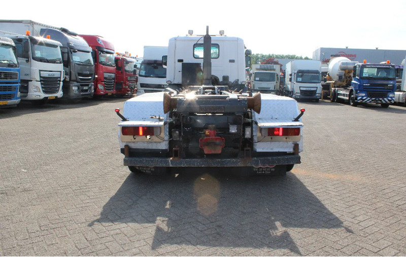 Scania P124-360 + HOOK + 6X2 + MANUAL + EURO 2 - Hákový nosič kontejnerů: obrázek 4 Scania P124-360 + HOOK + 6X2 + MANUAL + EURO 2 - Hákový nosič kontejnerů: obrázek 4