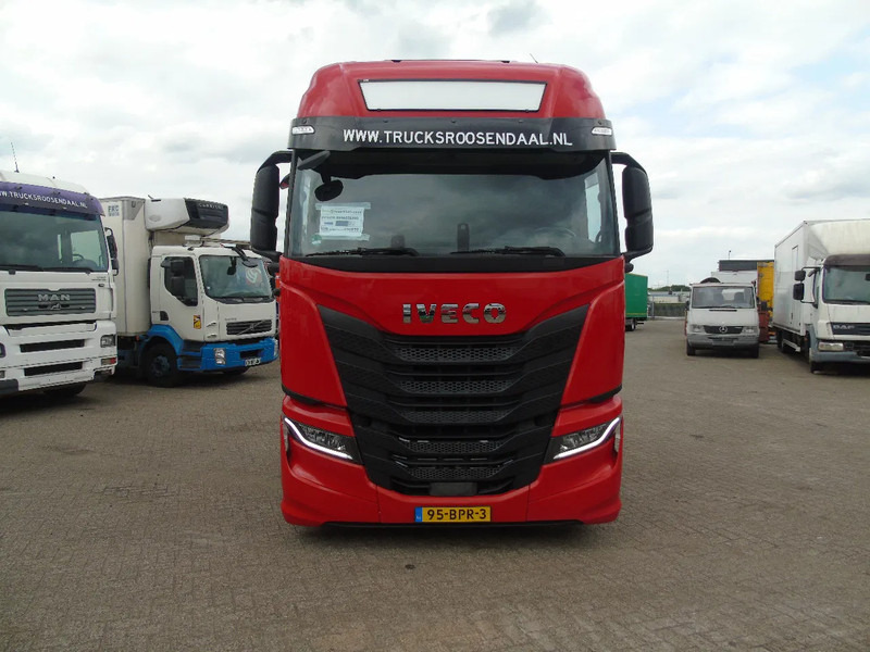 Iveco S-WAY 460 + LNG + 10 PIECES IN STOCK - Tahač: obrázek 5 Iveco S-WAY 460 + LNG + 10 PIECES IN STOCK - Tahač: obrázek 5