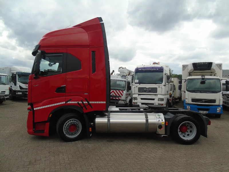 Iveco S-WAY 460 + LNG + 10 PIECES IN STOCK - Tahač: obrázek 4 Iveco S-WAY 460 + LNG + 10 PIECES IN STOCK - Tahač: obrázek 4