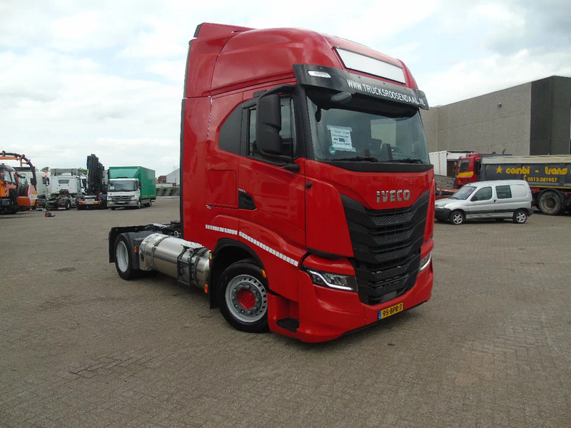Iveco S-WAY 460 + LNG + 10 PIECES IN STOCK - Tahač: obrázek 2 Iveco S-WAY 460 + LNG + 10 PIECES IN STOCK - Tahač: obrázek 2