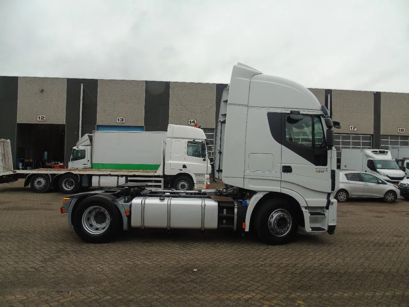 Iveco Stralis 420 + euro 6 - Tahač: obrázek 3 Iveco Stralis 420 + euro 6 - Tahač: obrázek 3