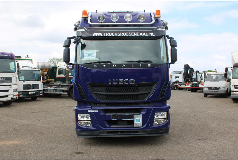 Iveco Stralis 460 + 6X2 + RETARDER + EURO 6 + SPOILERS - Tahač: obrázek 4 Iveco Stralis 460 + 6X2 + RETARDER + EURO 6 + SPOILERS - Tahač: obrázek 4