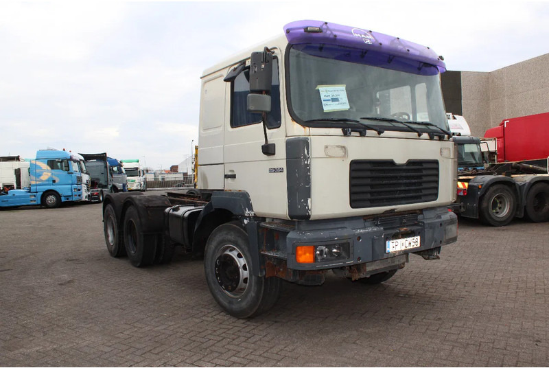 MAN F 26.364 + 6X4 + BIG AXLE + EURO 2 + MANUAL - Tahač: obrázek 4 MAN F 26.364 + 6X4 + BIG AXLE + EURO 2 + MANUAL - Tahač: obrázek 4