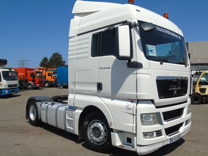 MAN TGX 18.440 + EURO 5 + SPOILER - Tahač: obrázek 2 MAN TGX 18.440 + EURO 5 + SPOILER - Tahač: obrázek 2