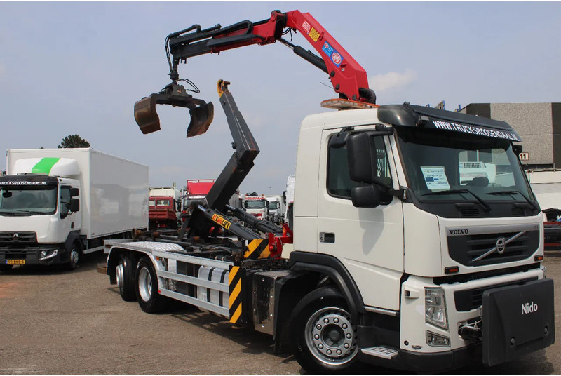 Volvo FM 330 + HMF 1035 + HOOKSYTEM HYVA + EURO 5 + 6X2 - Auto s hydraulickou rukou: obrázek 2 Volvo FM 330 + HMF 1035 + HOOKSYTEM HYVA + EURO 5 + 6X2 - Auto s hydraulickou rukou: obrázek 2