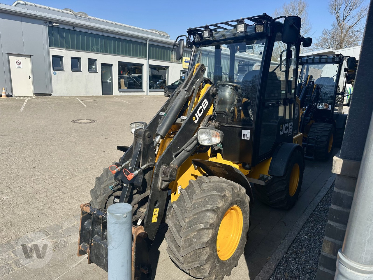 JCB 403 AGRI - Kloubový nakladač: obrázek 4 JCB 403 AGRI - Kloubový nakladač: obrázek 4