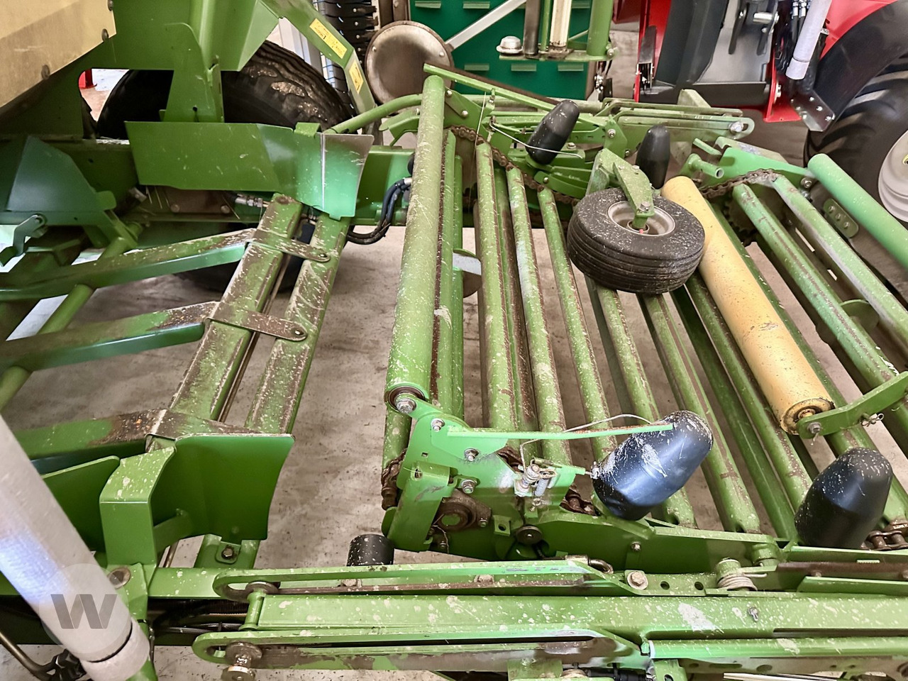 Krone Comprima CF 155 XC - Lis na válcové balíky: obrázek 5 Krone Comprima CF 155 XC - Lis na válcové balíky: obrázek 5