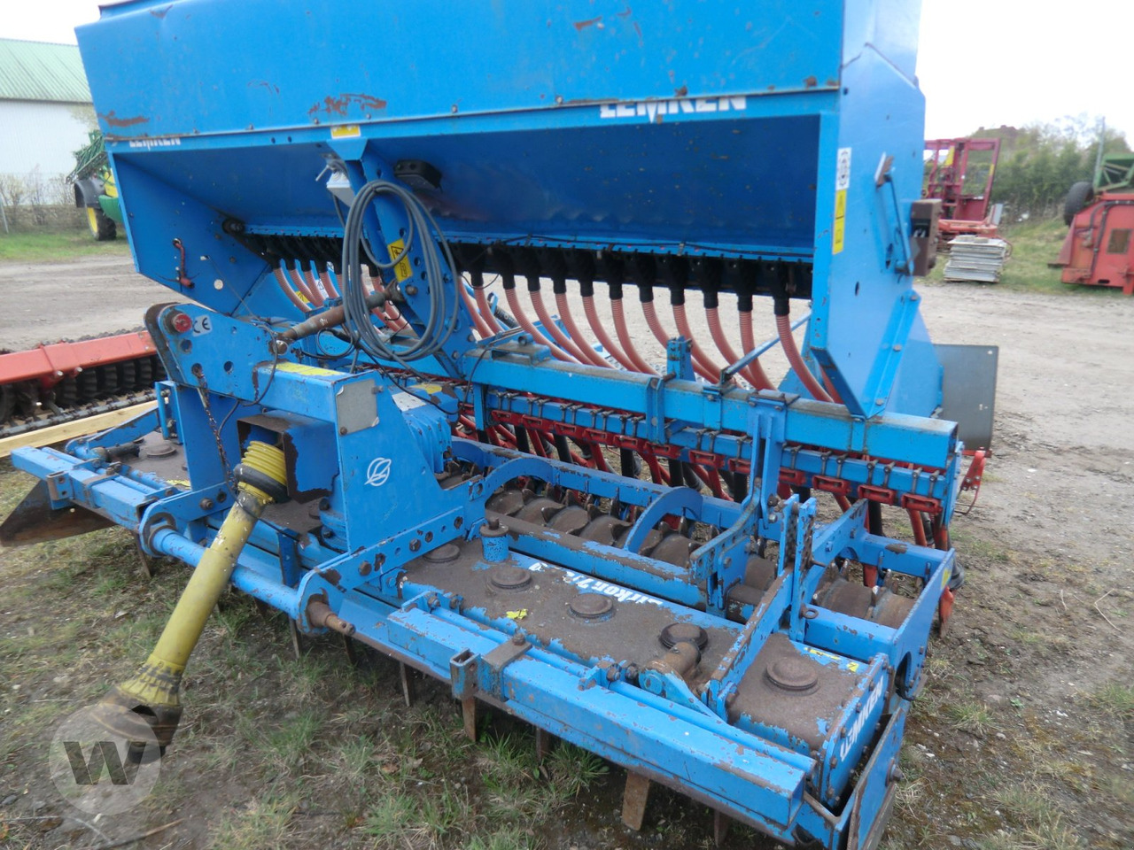 Lemken Zirkon 7/300 + DKA 3000 - Secí kombinace: obrázek 1 Lemken Zirkon 7/300 + DKA 3000 - Secí kombinace: obrázek 1